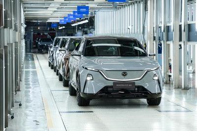 馬自達EZ-60雙喜臨門，榮膺“2025中國十佳車身”及“最佳材料獎”